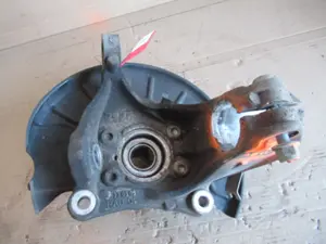 Achsschenkel vorne links