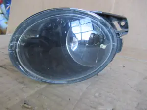 Feu antibrouillard avant gauche