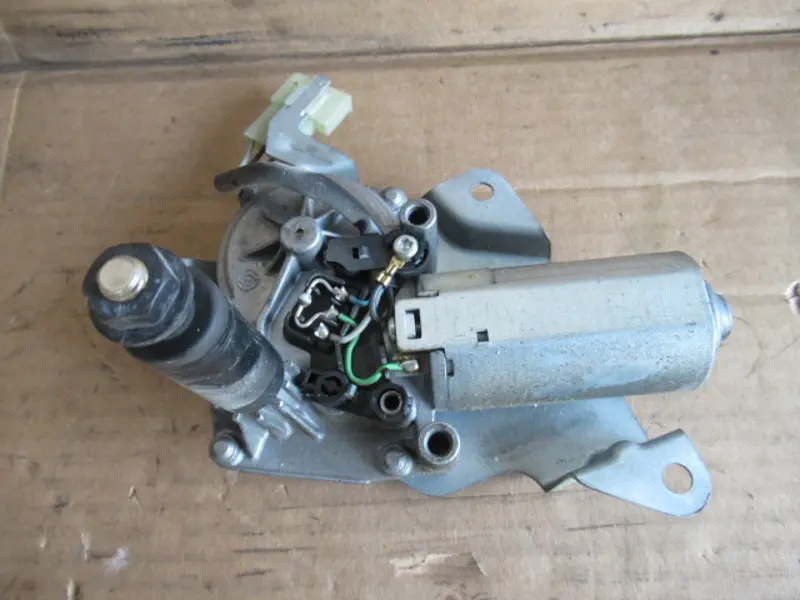 Moteur essuie-glace arrière