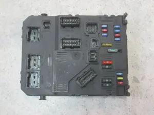 Calculateur réseau de bord