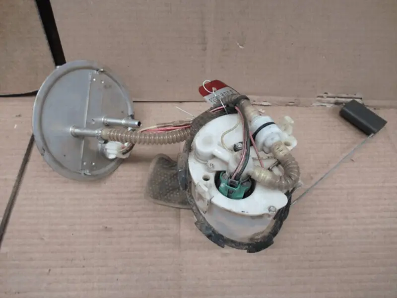 Pompe à essence électrique