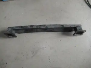 Stossstangenhalter hinten