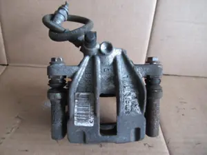 Bremszange vorne links