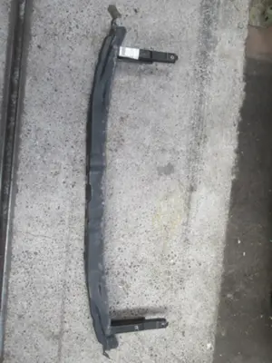 Stossstangenhalter vorne