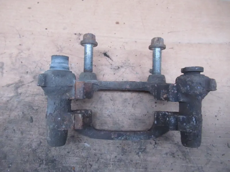 Bremssattelhalter