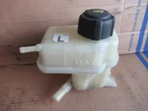 Réservoir d'eau compartiment moteur