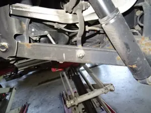 Bras de suspension arrière droit