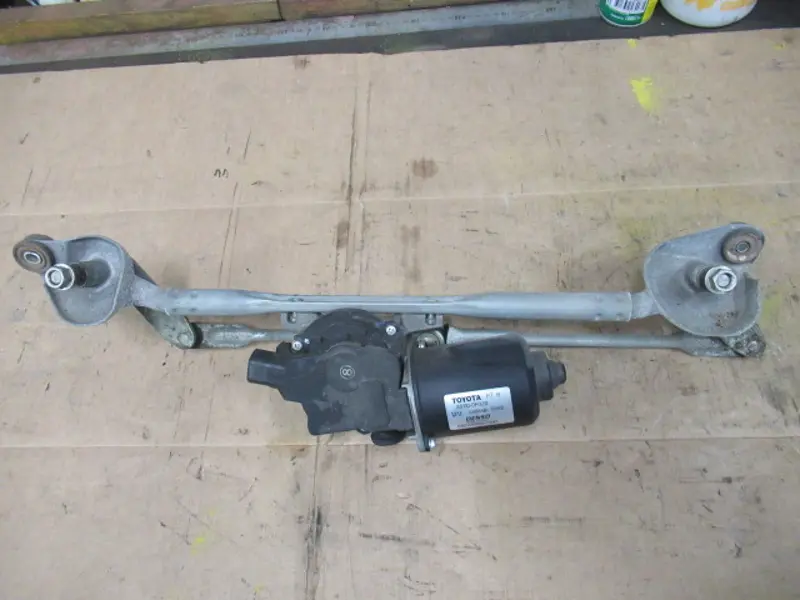 Wischermotor vorne