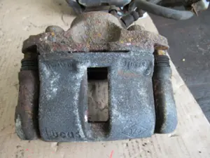 Bremszange vorne links