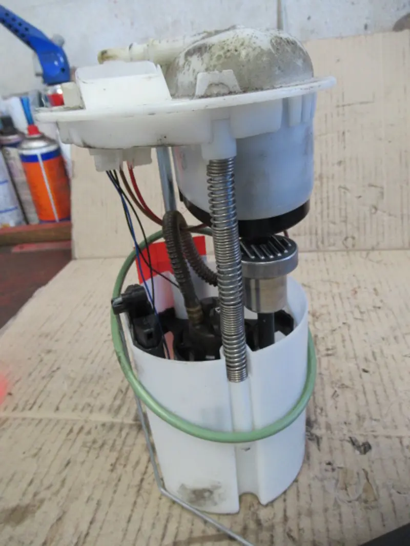 Pompe à essence électrique