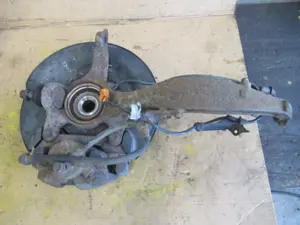 Achsschenkel vorne links