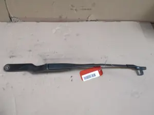 Wischerarm vorne links