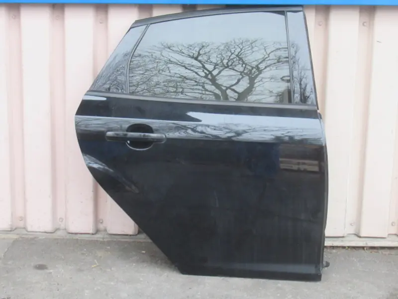 Porte arrière droite