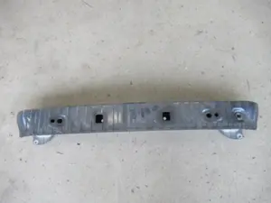 Support pare-chocs arrière