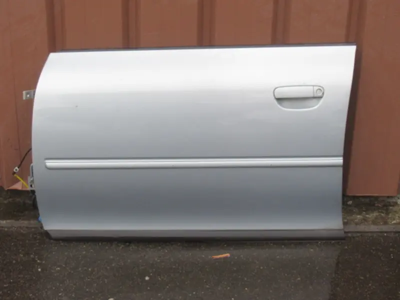 Porte avant gauche