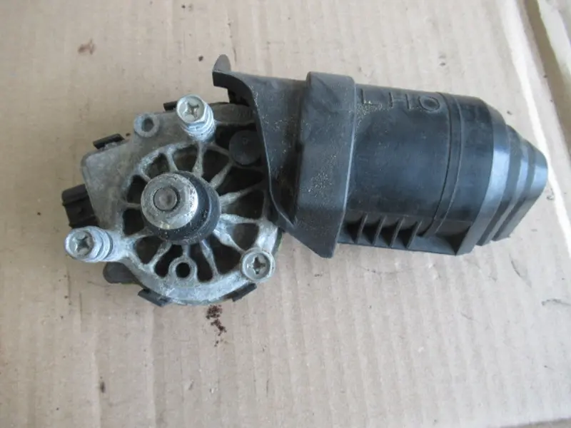Wischermotor vorne