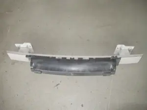 Stossstangenhalter vorne