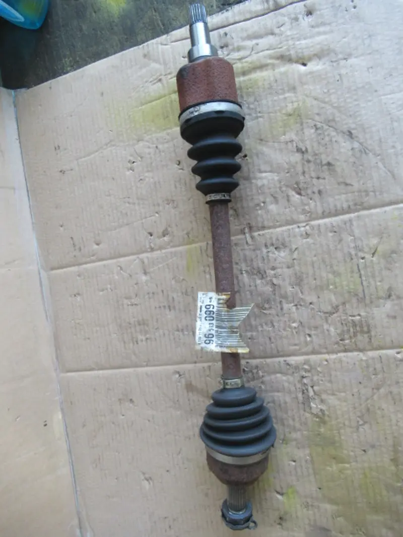 Arbre de transmission avant gauche