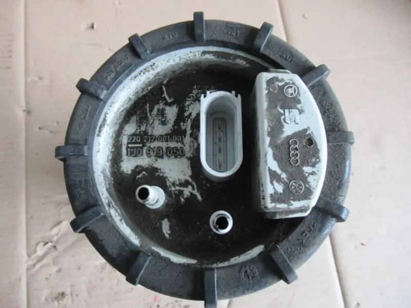 Pompe à essence électrique
