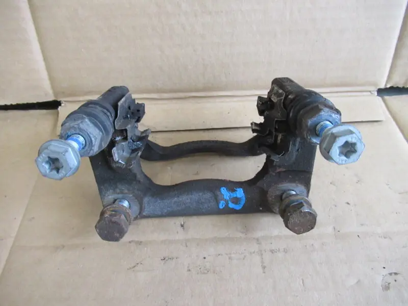 Bremssattelhalter