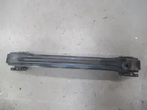 Stossstangenhalter vorne