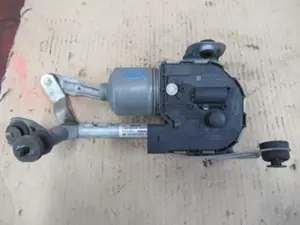 Wischermotor vorne