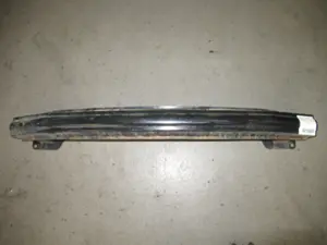 Stossstangenhalter vorne