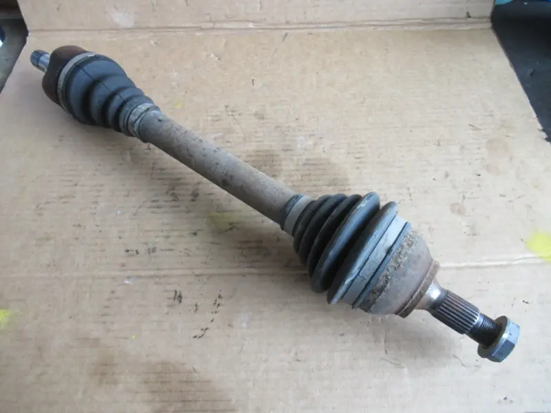 Arbre de transmission avant gauche