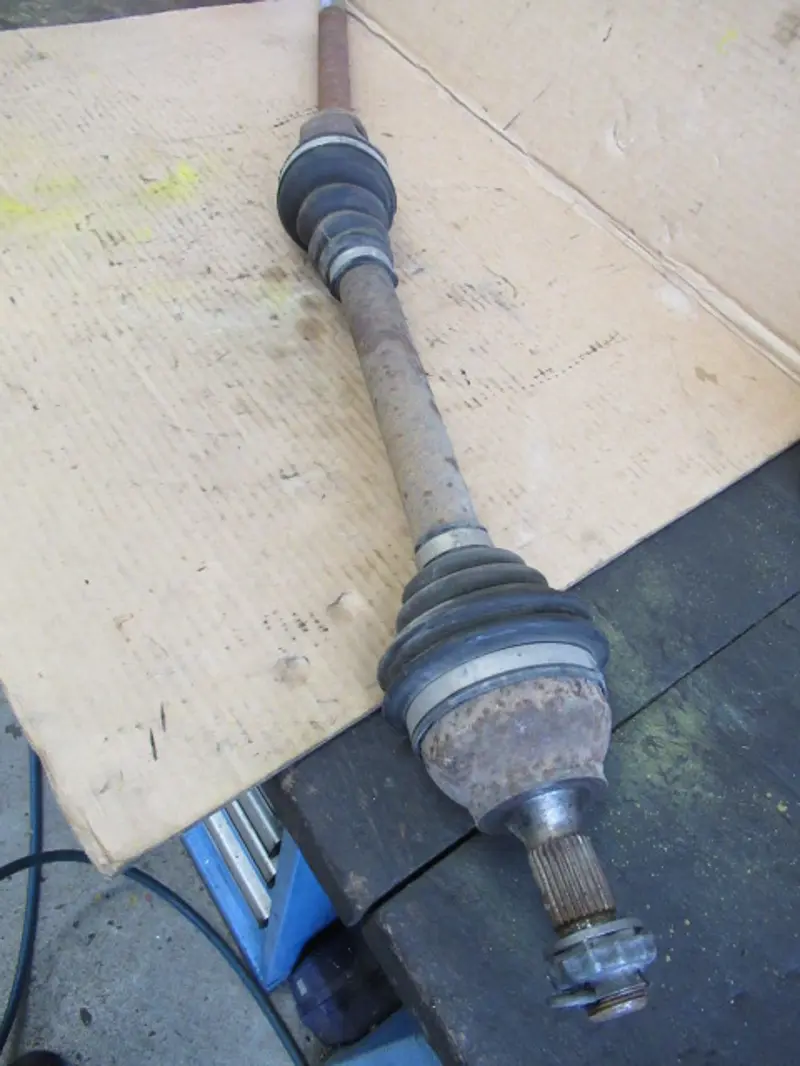 Arbre de transmission avant droit