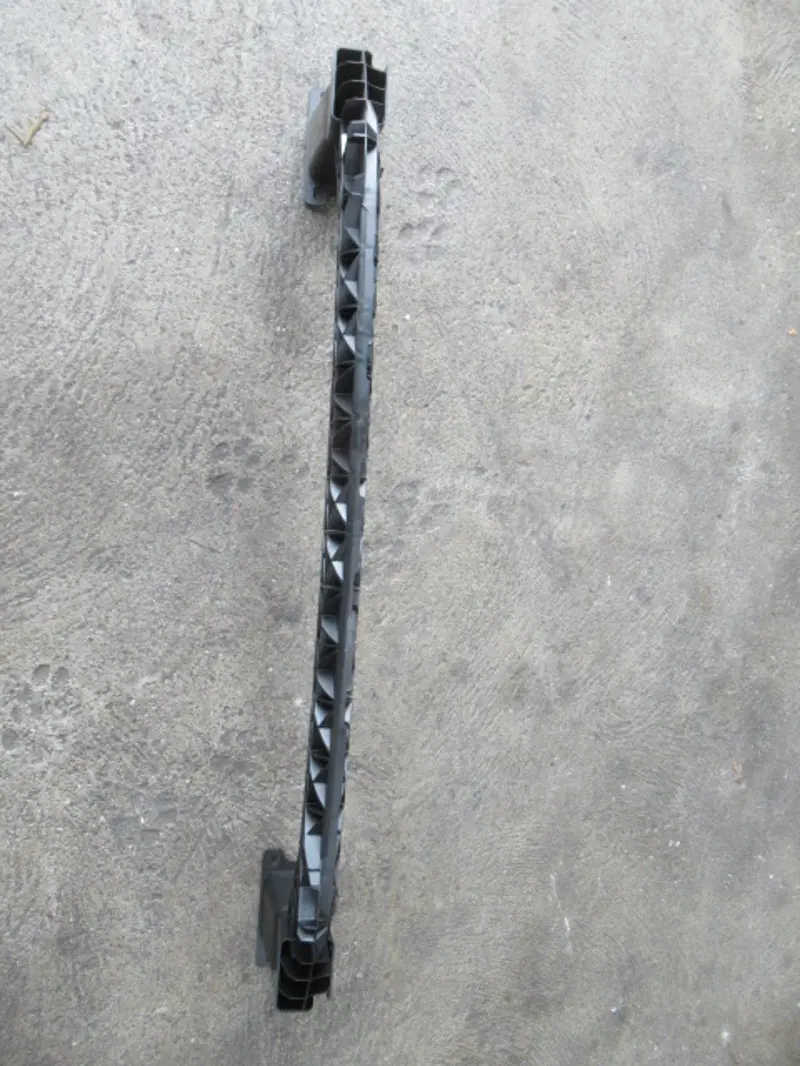 Stossstangenhalter vorne
