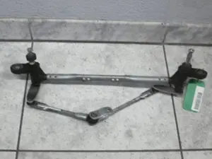 Wischergestänge vorne