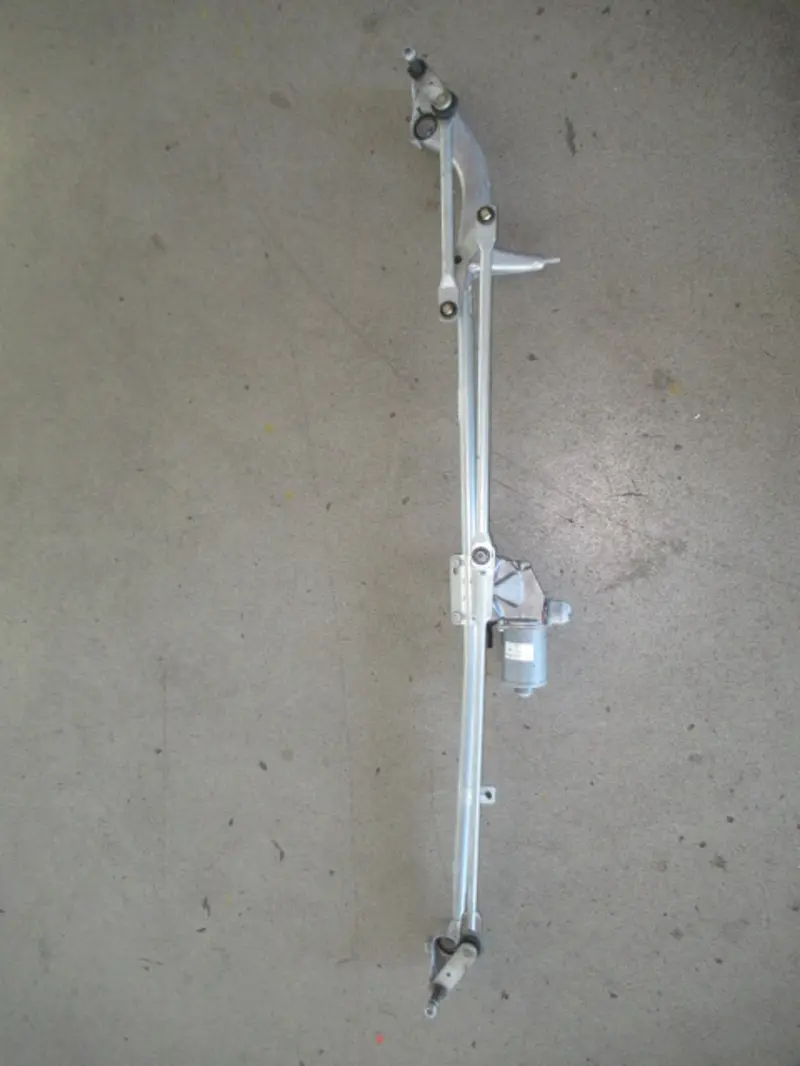 Moteur essuie-glace avant