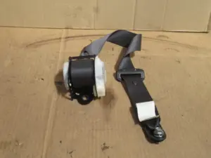 Prétensionneur arrière