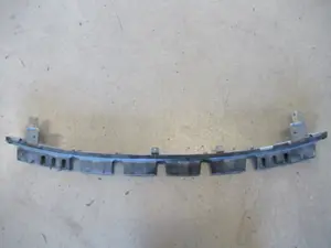 Stossstangenhalter vorne