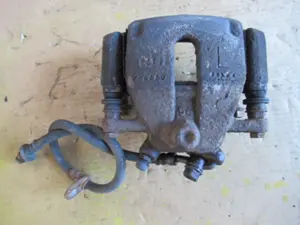 Bremszange vorne links