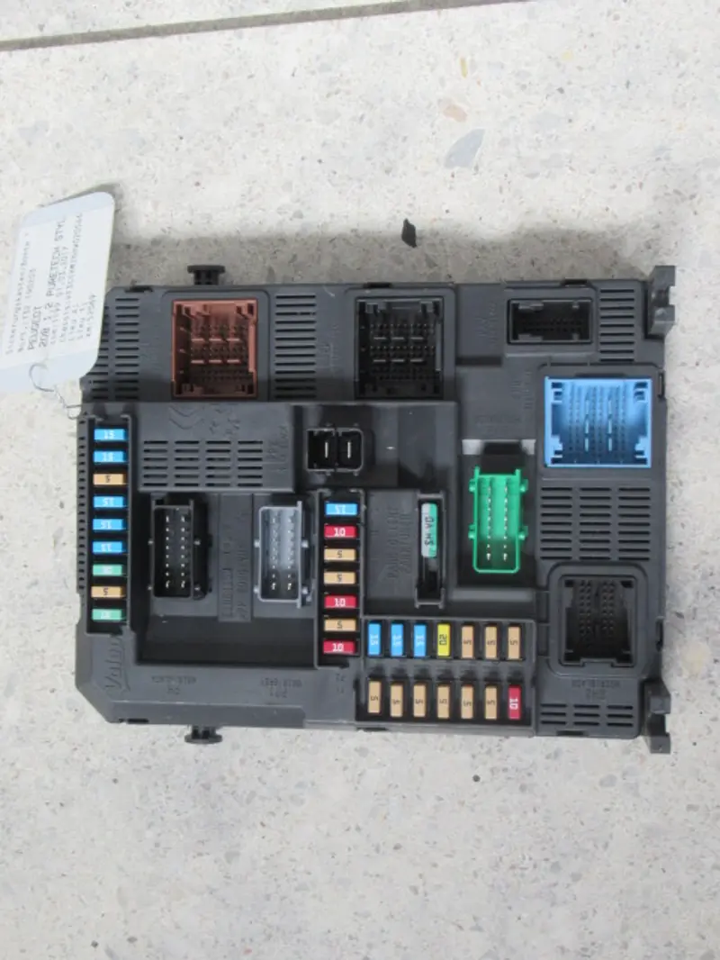 Calculateur réseau de bord