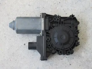 Fensterheber vorne links