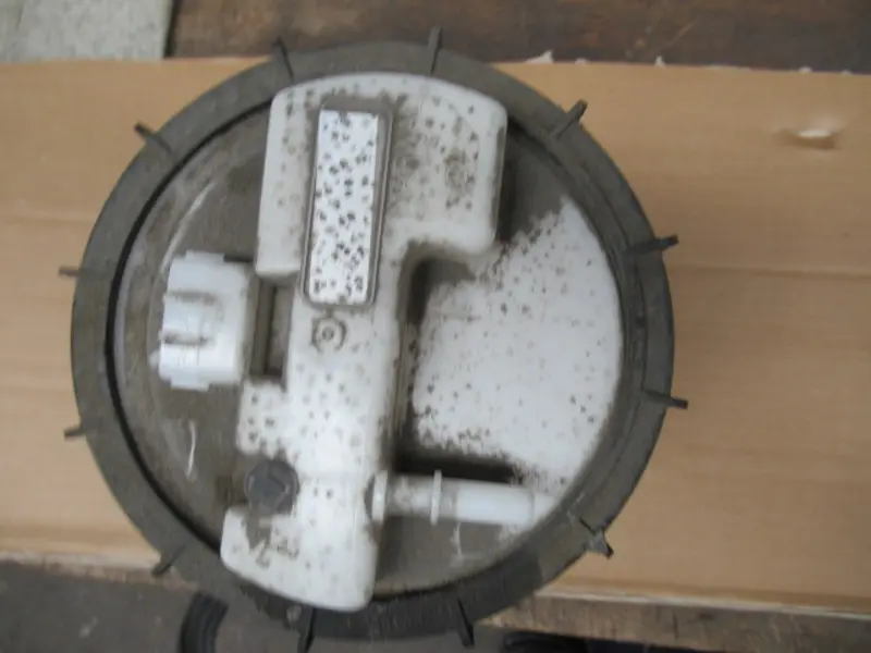Pompe à essence électrique