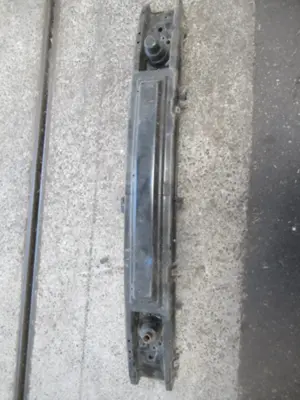 Stossstangenhalter vorne