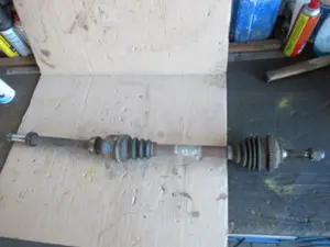 Arbre de transmission avant droit