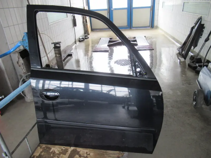 Porte avant droite