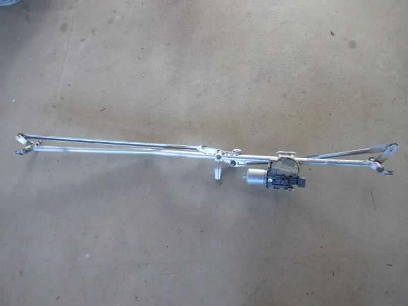 Wischermotor vorne