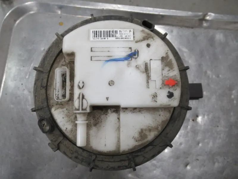 Pompe à essence électrique