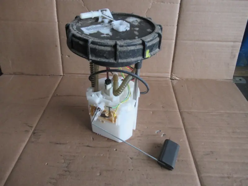 Pompe à essence électrique