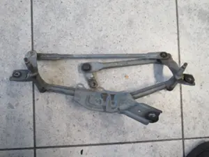 Wischergestänge vorne