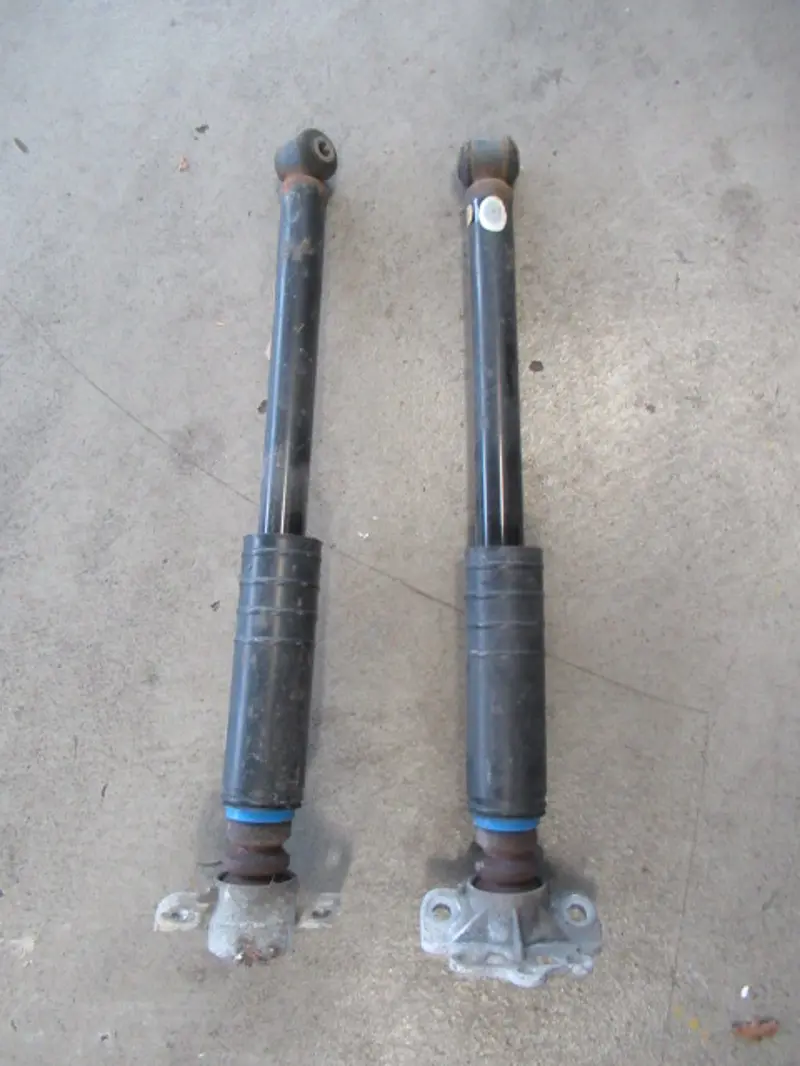 Stossdämpfer hinten
