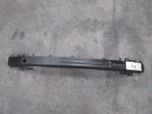 Stossstangenhalter vorne