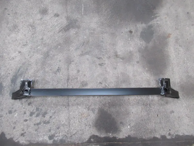 Stossstangenhalter vorne