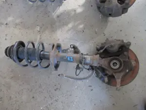 Federbein vorne links