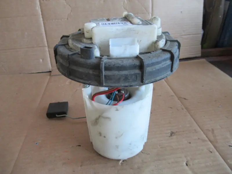 Pompe à essence électrique